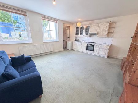 Studio to rent - Photo 3