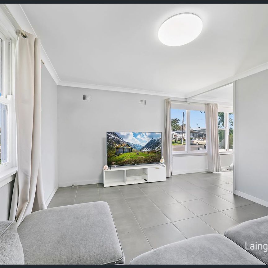 Stylishly three-bedroom home close to all amenities - Photo 1