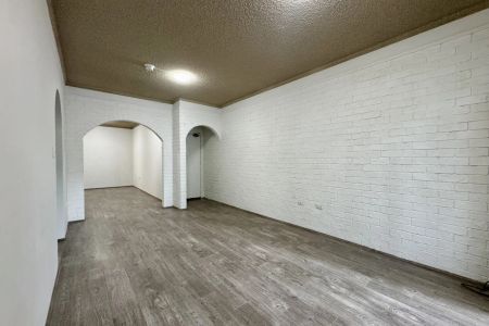 Bright & Spacious 2-Bedroom Unit in Bexley - Photo 3