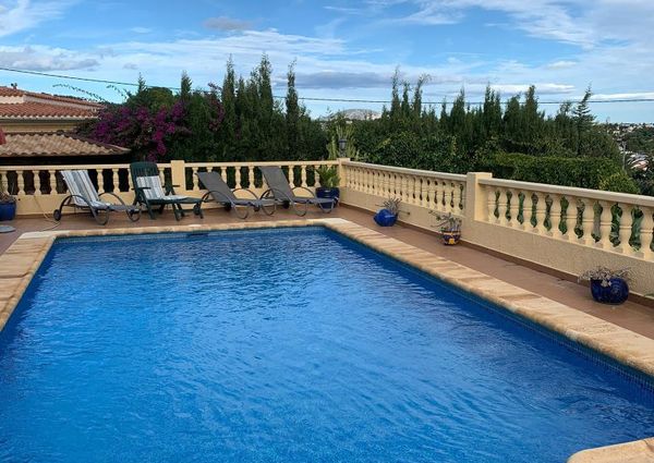Villa for rent with 3 bedrooms and pool in Calpe for the winter season.
