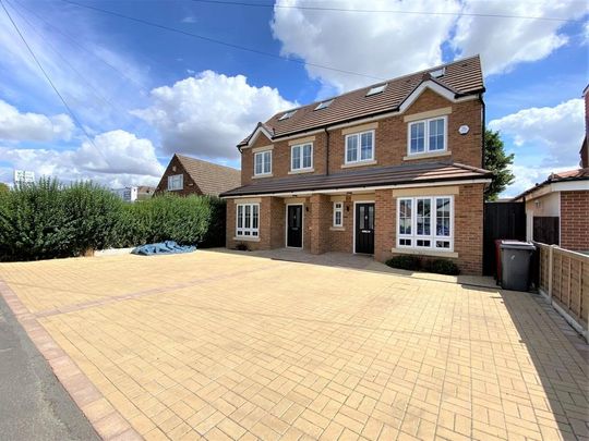 5 bedroom semi-detached house to rent - Photo 1