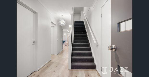 Double Story Lifestyle!! - Photo 1