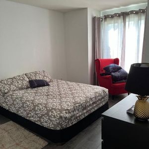 Grand 5 ½ à louer, situé dans un quartier résidentiel calme au 4540 Dubois à Drummondville. - Photo 2