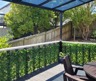 2 bedroom in Bayview - Photo 2