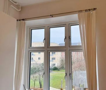 Indbydende lejlighed med klassiske detaljer i Aalborg - Photo 1