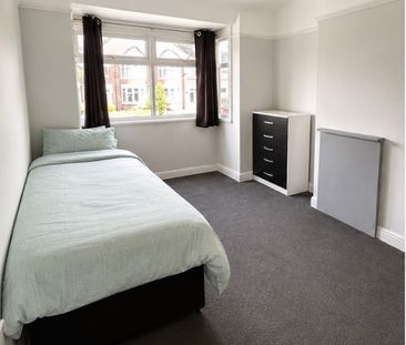 Room in a Shared House, Walsgrave Road, CV2 - Photo 3