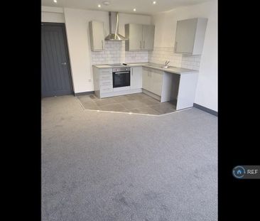 2 bedroom flat to rent - Photo 2