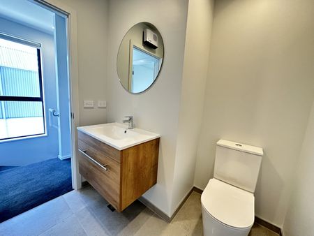 28 Frederick Street, Waltham - Photo 4