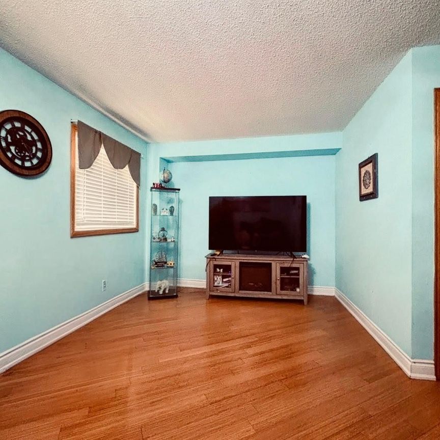 For Lease - 99 Aspen Park Way Unit# 36, Whitby, Ontario - Photo 1