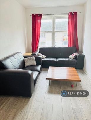 3 bedroom flat to rent - Photo 1