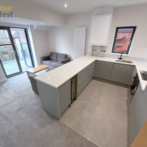 Apartment 5, Derwentwater Terrace, Headingley, LS6 3JL - Photo 1