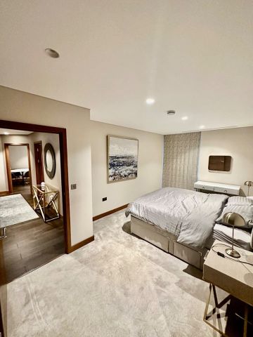 2 Bed Flat, Queenstown Road, SW11 - Photo 3