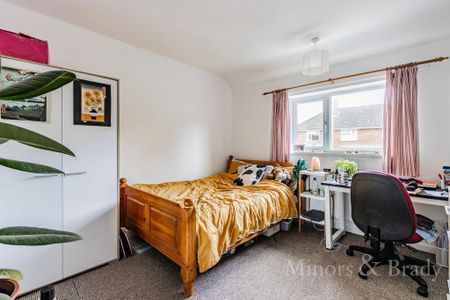 4 bedroom semi-detached house to rent - Photo 2