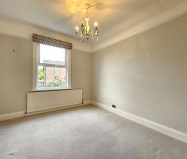 4 bedroom semi-detached house to rent - Photo 4