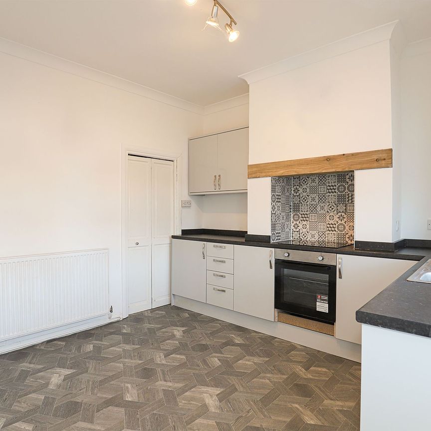 2 bedroom Terraced House to rent - Photo 1