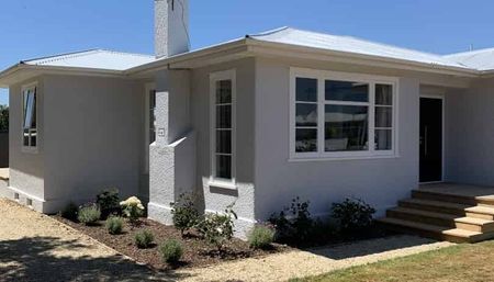 Renovated Gem in Heart of Kuripuni - Photo 2