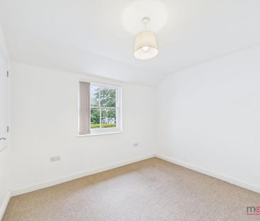 2 bedroom end of terrace house to rent - Photo 2