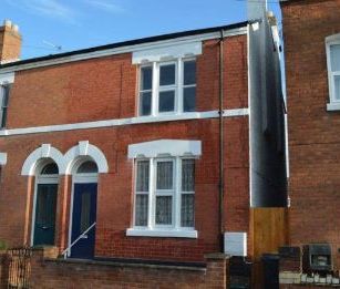 4 bedroom house - Photo 3