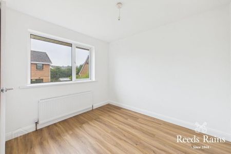 16 Alanbrooke Crescent, Newtownards, BT23 8FE - Photo 5