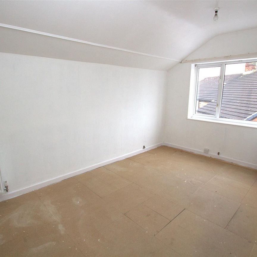 2 bedrooms Bungalow - Semi Detached for Sale - Photo 1