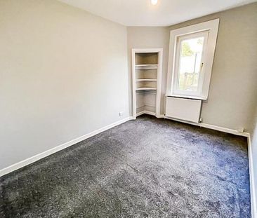 2 bedroom ground floor flat to rent - Photo 4