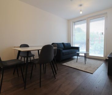Riverside View, Reading, RG1 6FH - Photo 1