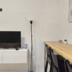 Mcgill Ghetto: 3 bedroom, renovated, Furnished, Students rental - Photo 2