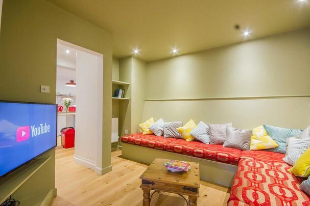 1 bedroom in a house share to rent - Photo 1