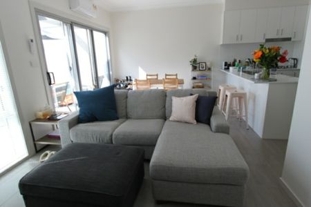 Fantastic 3 Bedroom Home - Photo 4