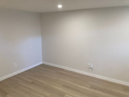 For Lease - 89 College Street, Belleville, Ontario - Photo 4