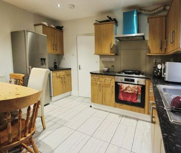 1 bedroom Flat To Let - Photo 3
