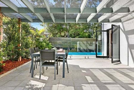 Stunning family home in Sunshine Beach - Photo 3