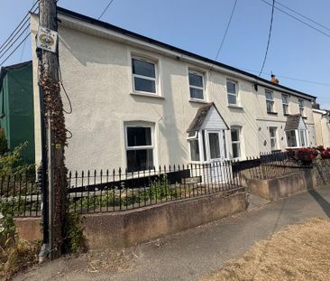 3 bedroom end of terrace house to rent - Photo 2