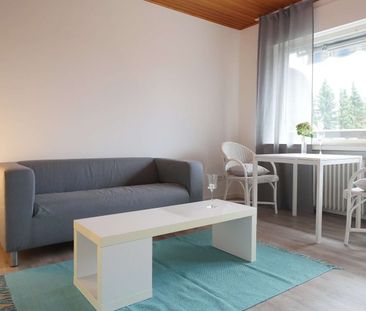 Schöne 4-Zimmer Wohnung mit Internet und Balkon in Langenhagen - Photo 1