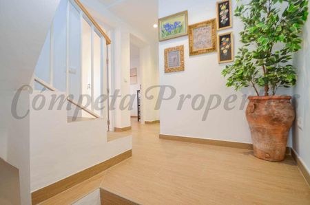 Townhouse in Sayalonga, Close to the beach - Photo 2