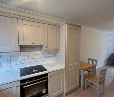 Great Apartment, 8b Windsor Close, Malone Road, Belfast, BT9 6FG - Photo 2