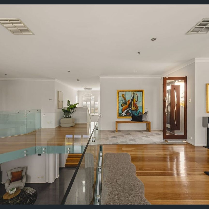 Luxury 5-Bedroom Riverside Family Residence with Pool, Spa & Multiple Entertainment Areas - Photo 1