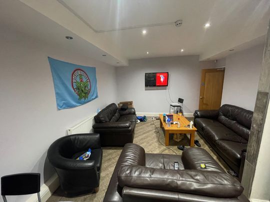 7 bedroom semi-detached house to rent - Photo 1