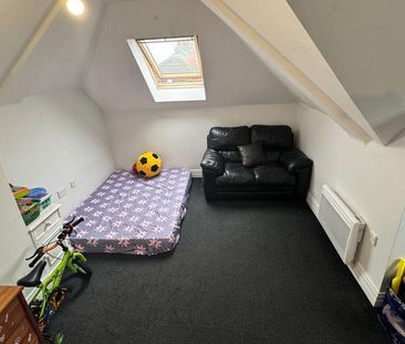 2 bedroom flat to rent - Photo 6