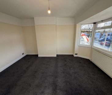 2 bedroom semi-detached house to rent - Photo 4