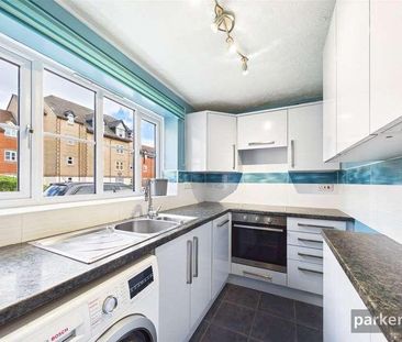 Thetford House, Rembrandt Way, Reading, Berkshire, RG1 - Photo 2