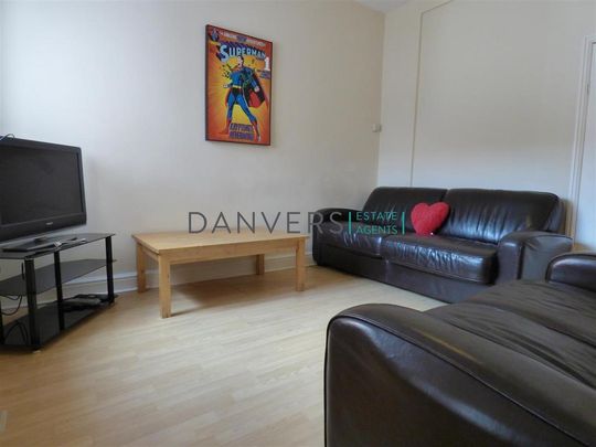 4 bedroom terraced house to rent - Photo 1