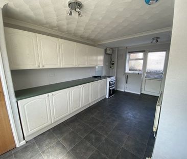 Ross Avenue, Carmarthen, SA31 - Photo 3
