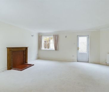 Caspian Square, Rottingdean, Brighton - Photo 1