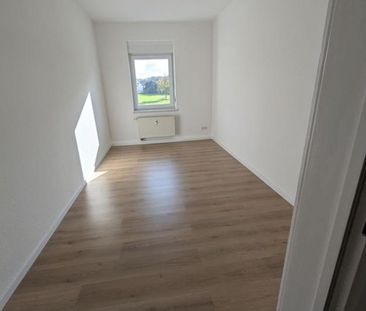 +++FREUNDLICHE 2,5-R. WHG+M. BALKON+DUSCHBAD M. FENSTER+1.OG!!!+++ - Foto 1