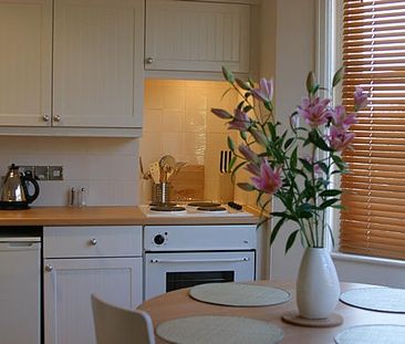 1 Bed Flat, Steyne Mansions, BN2 - Photo 2