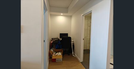 Modern One-Bedroom Apartment plus study nook - Photo 3