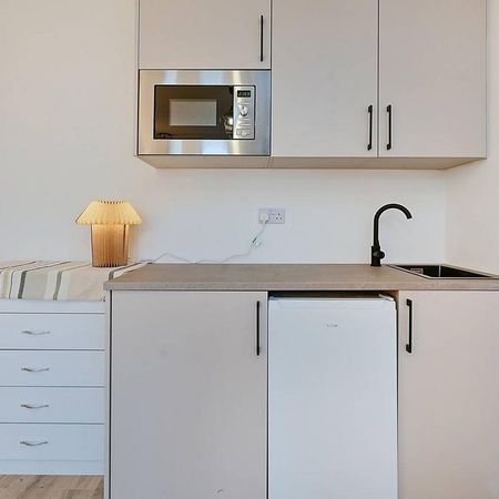 Studio to rent - Photo 3