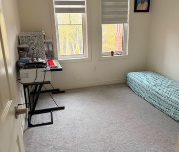 For Lease - 1218 Jim Brewster Circle, Oshawa, Ontario - Photo 5