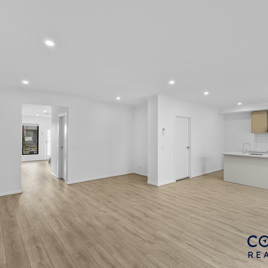 27 Illustration Avenue, Mambourin VIC 3024 - House For Rent | Domain - Photo 1